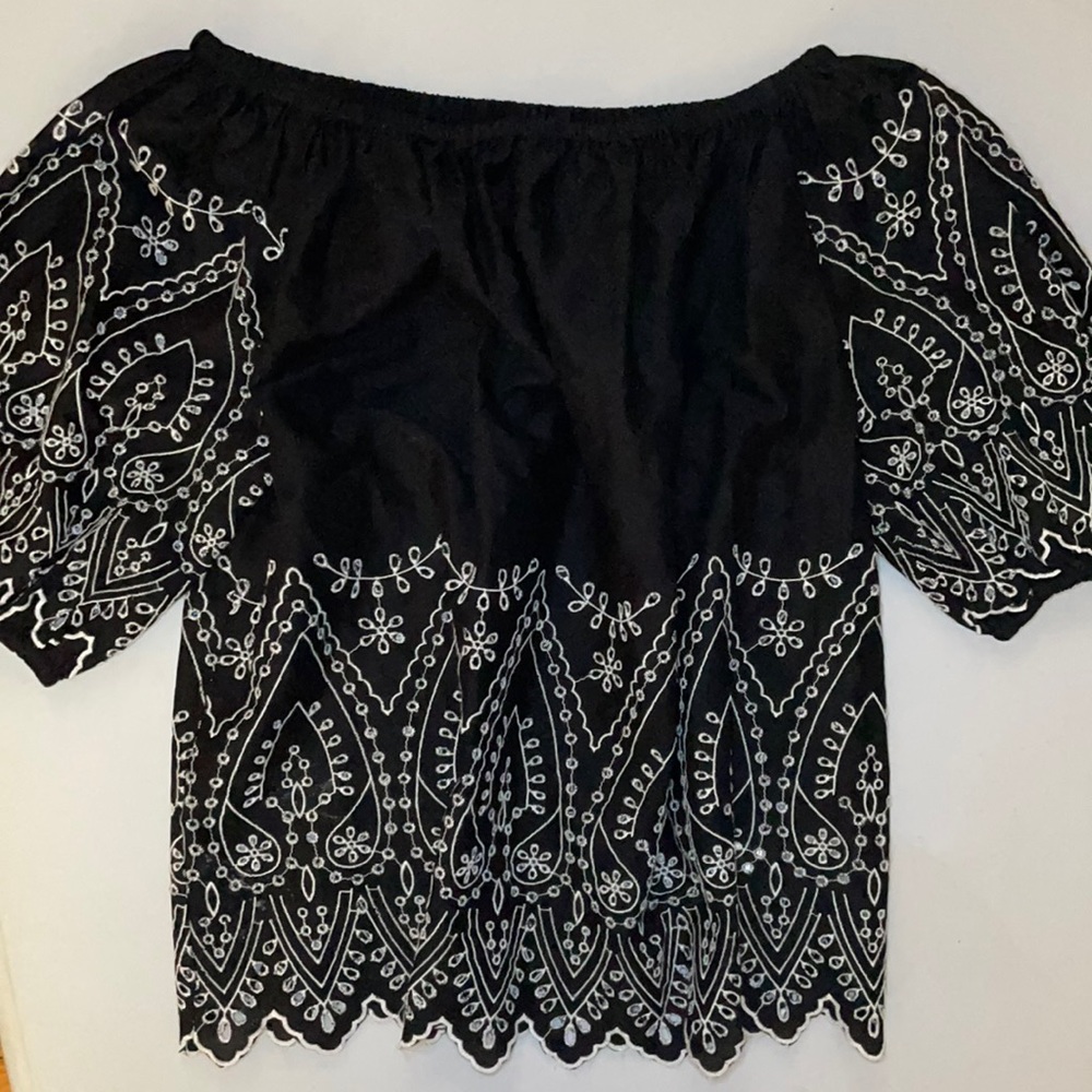 No shoulder black and white lace top